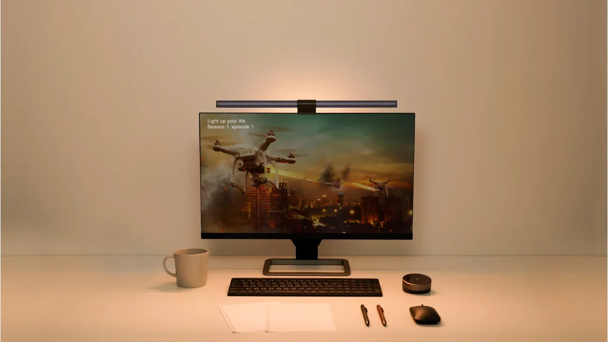 BenQ ScreenBar Halo 2700K warm amber evening illumination